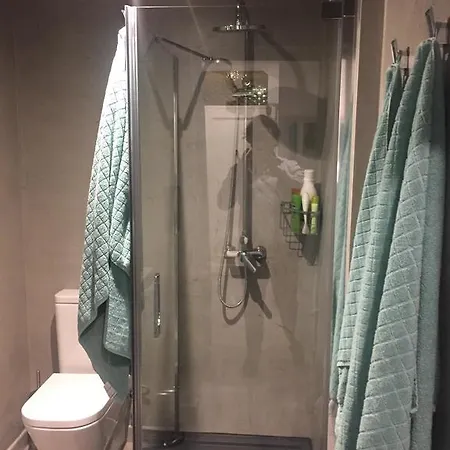 Piso Con Piscina Y Garaje En La Playa De Canteras Appartamento *