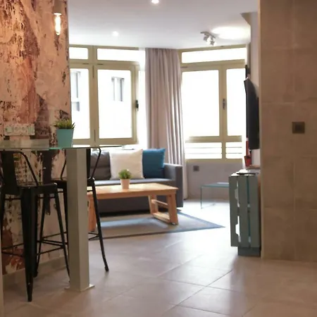 Piso Con Piscina Y Garaje En La Playa De Canteras Appartamento *